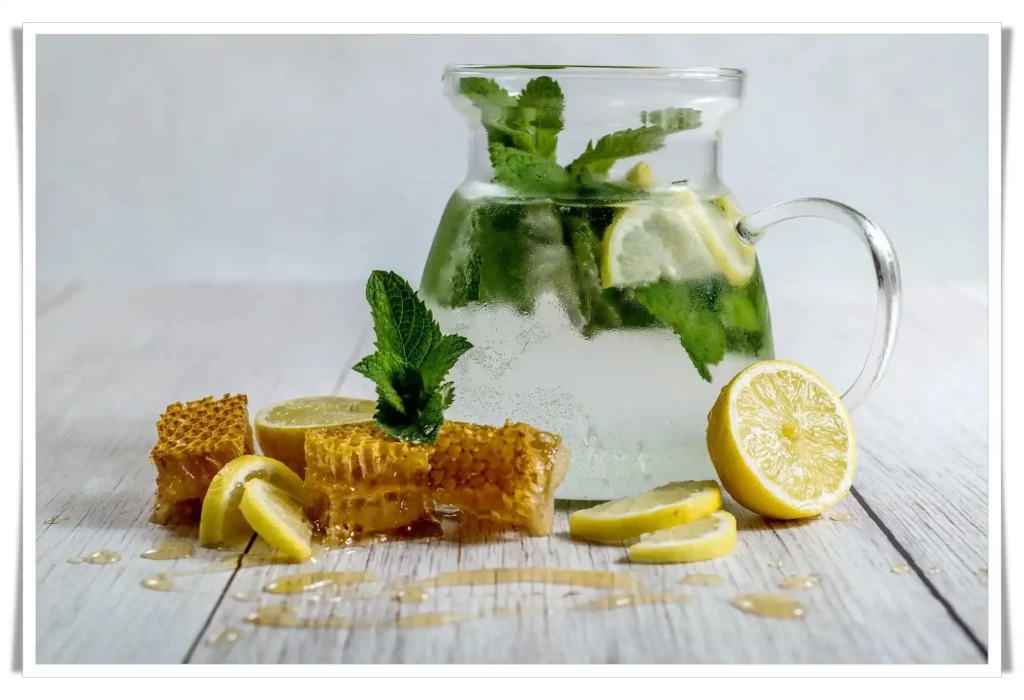 How to prepare lemon water?